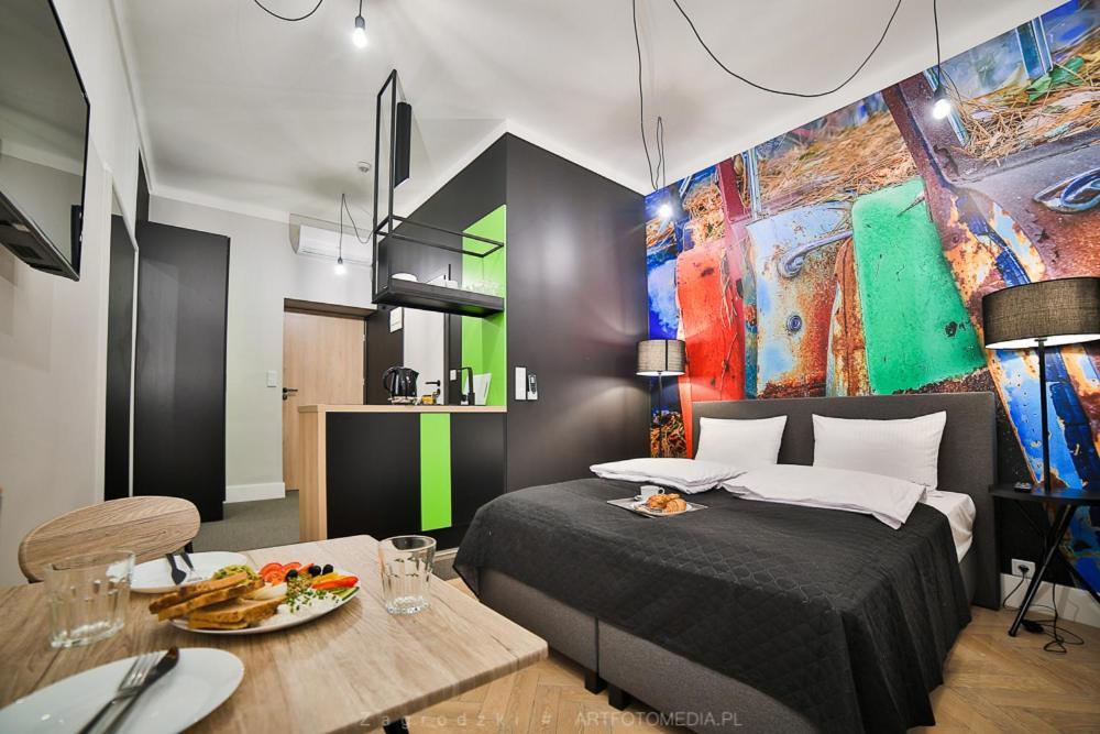 Saint Thomas Corner - By Upstairs Krakau