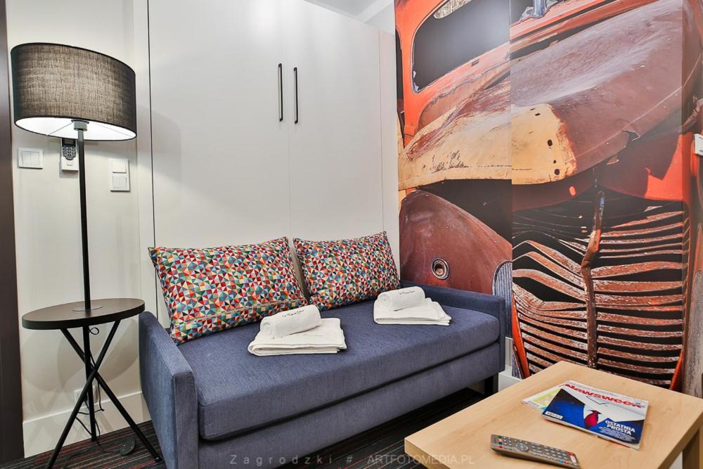 Saint Thomas Corner - By Upstairs 2*